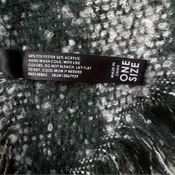 TORRID Green/White Marled Fringe Long Warm Bias Cut Scarf Wrap - Picture 9 of 9